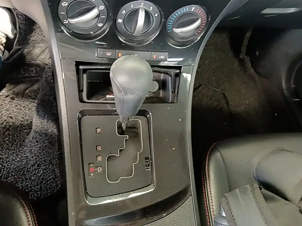Mazda 3 Xingcheng 2015 — фото 14