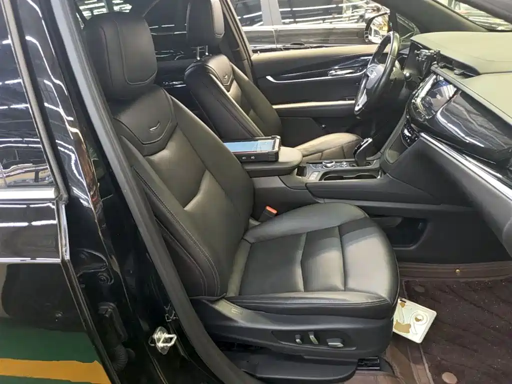 Cadillac XT6 2021 — фото 25