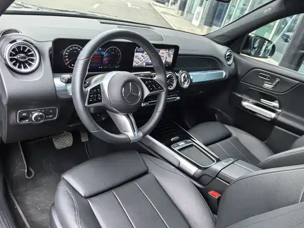 Mercedes-Benz GLB 2025
