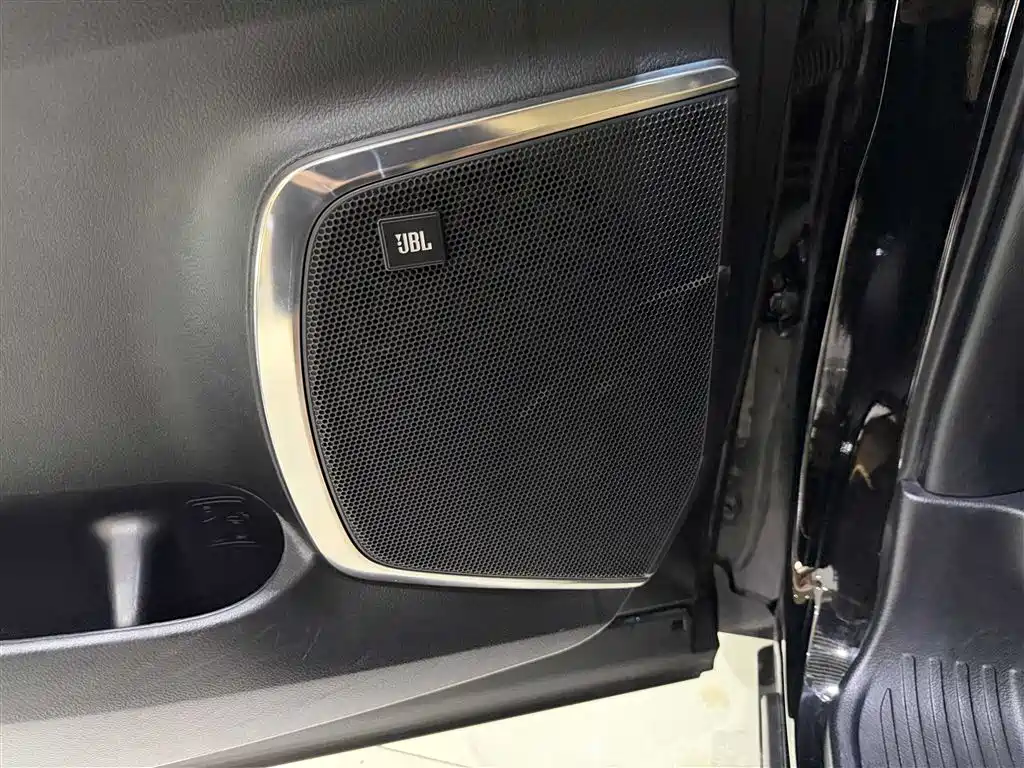 Toyota Alphard 2019 — фото 20