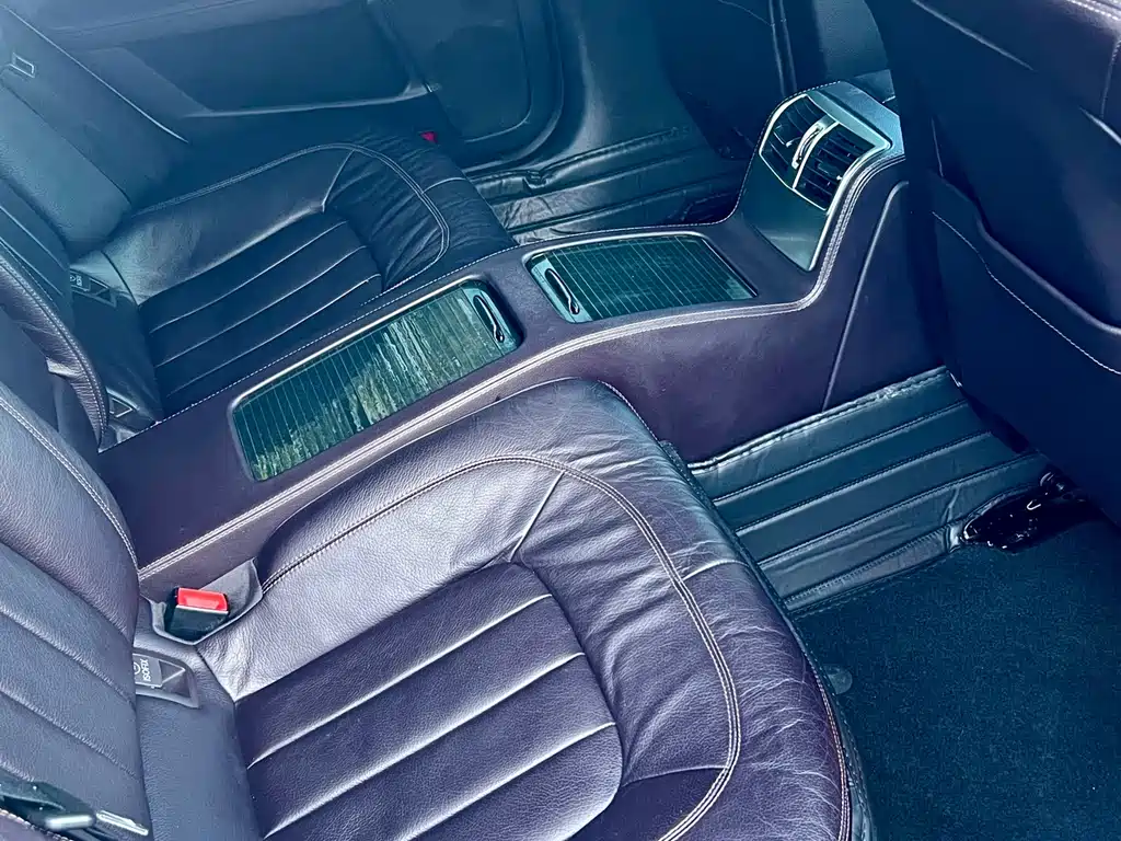 Mercedes-Benz CLS 2012 — фото 17