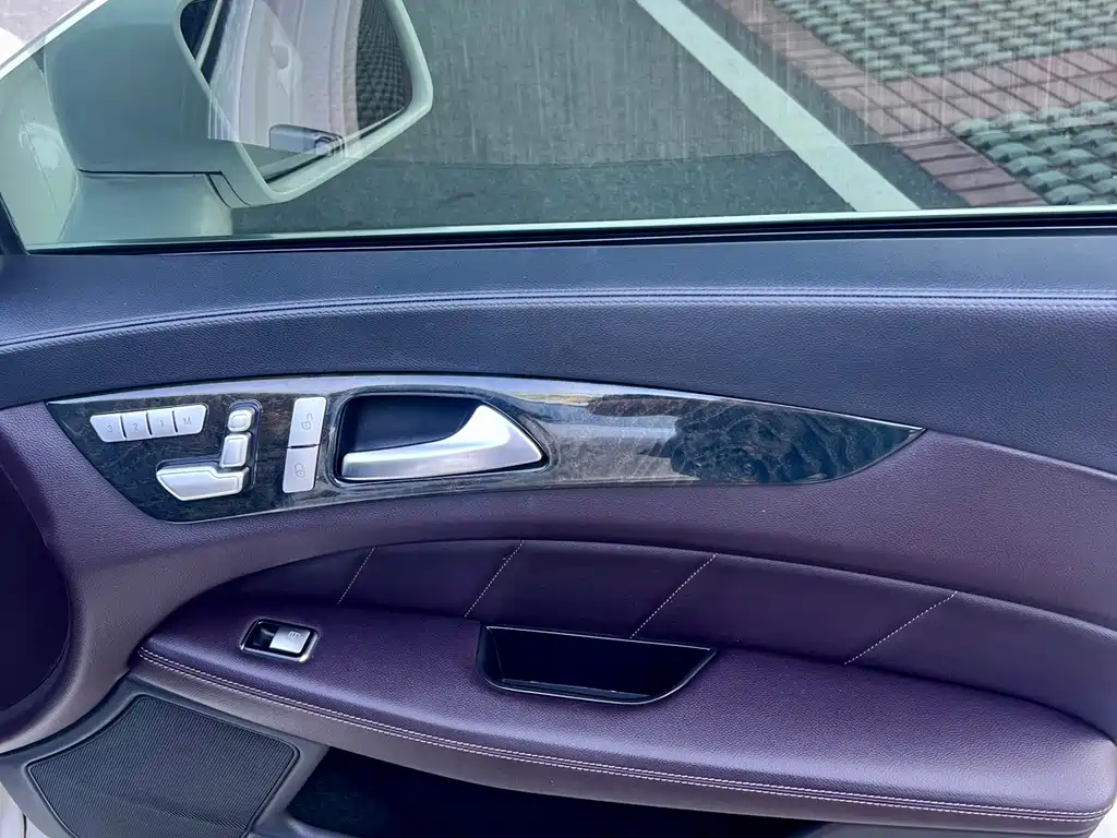 Mercedes-Benz CLS 2012 — фото 15