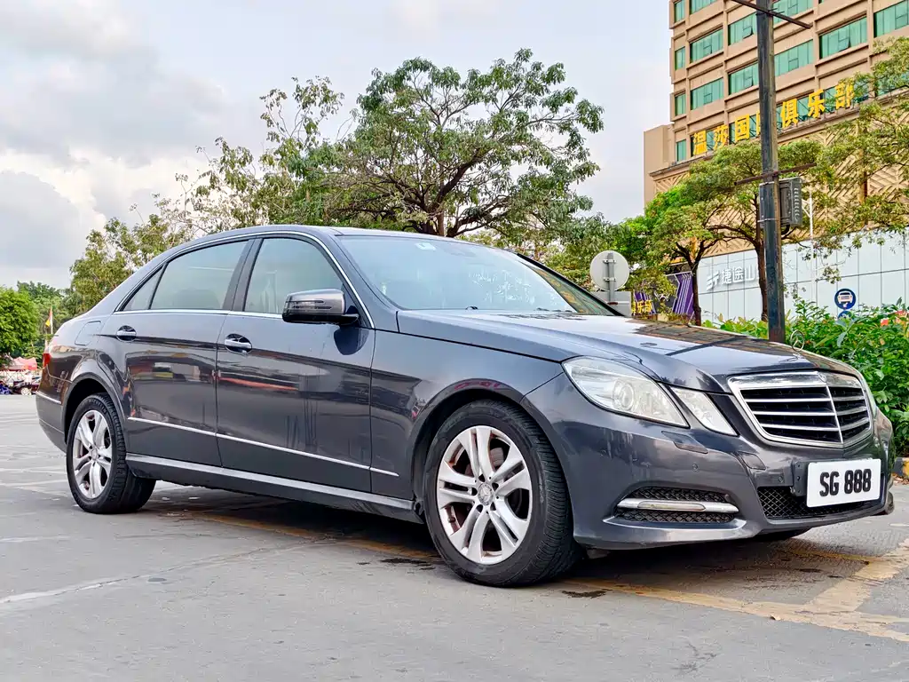 Mercedes-Benz E-Class 2013 — фото 3