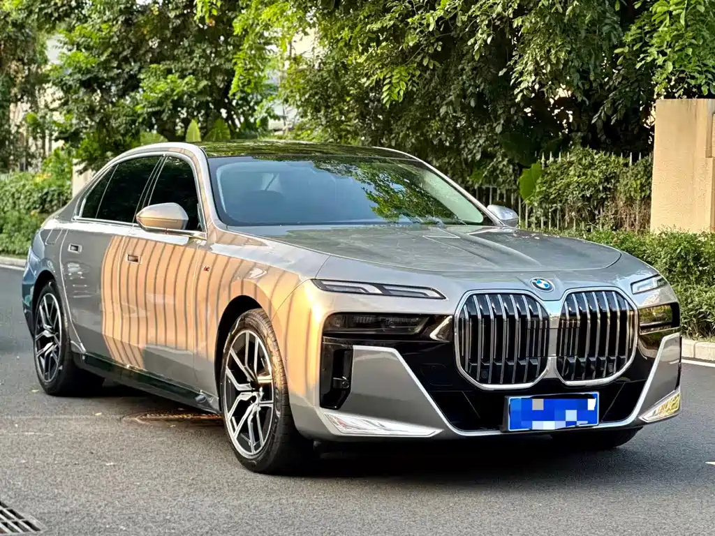 BMW 7 Series 2023 — фото 2
