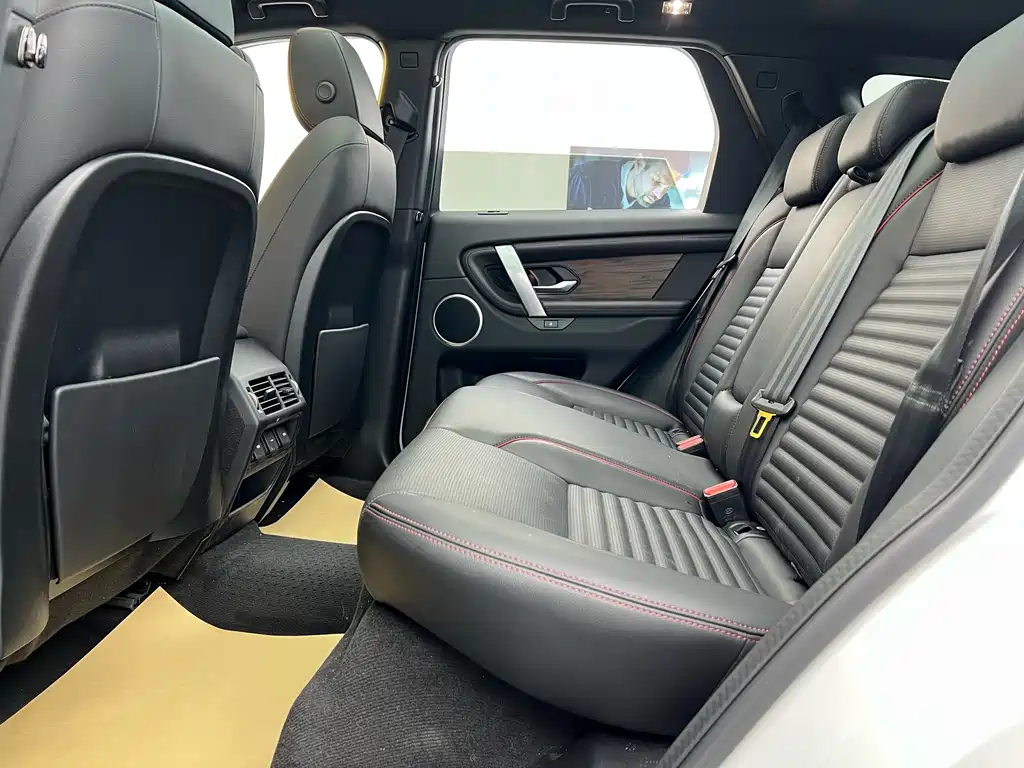 Land Rover Discovery Sport 2023 — фото 28