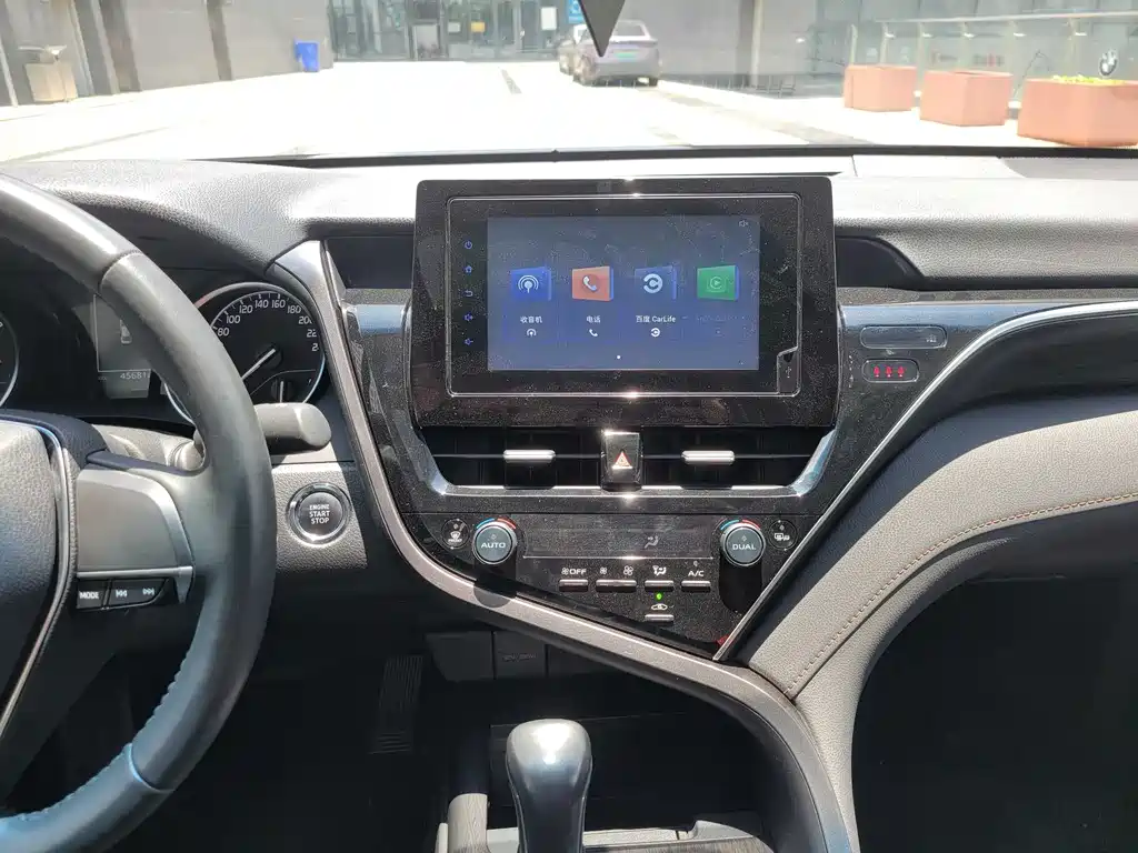 Toyota Camry 2023 — фото 13