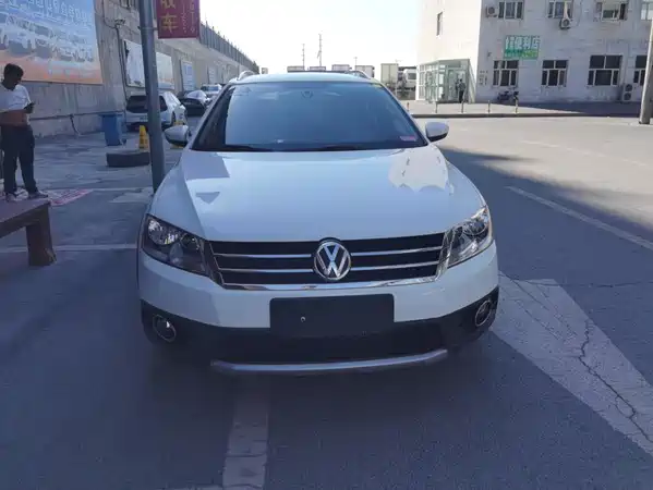 Volkswagen Cross Lavida 2014