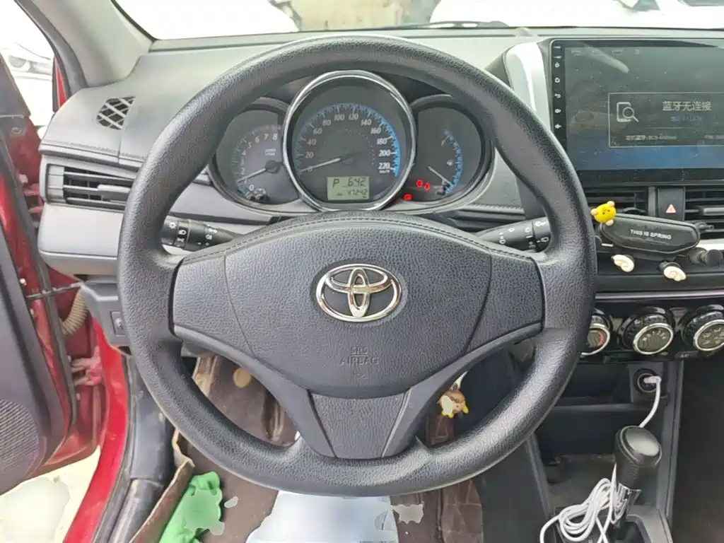 Toyota Yaris L 2019 — фото 11