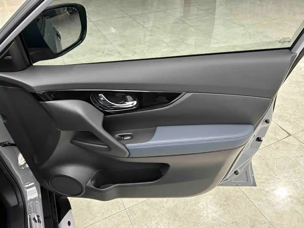 Nissan X-Trail 2025 — фото 13