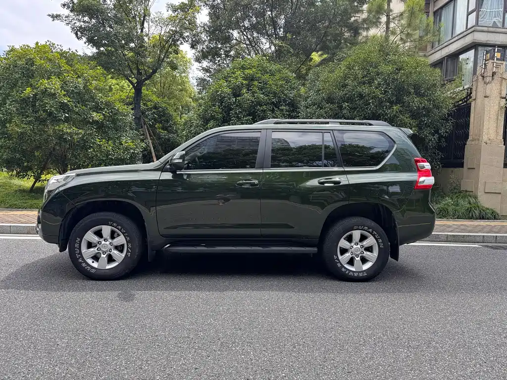 Toyota Prado 2015 — фото 3