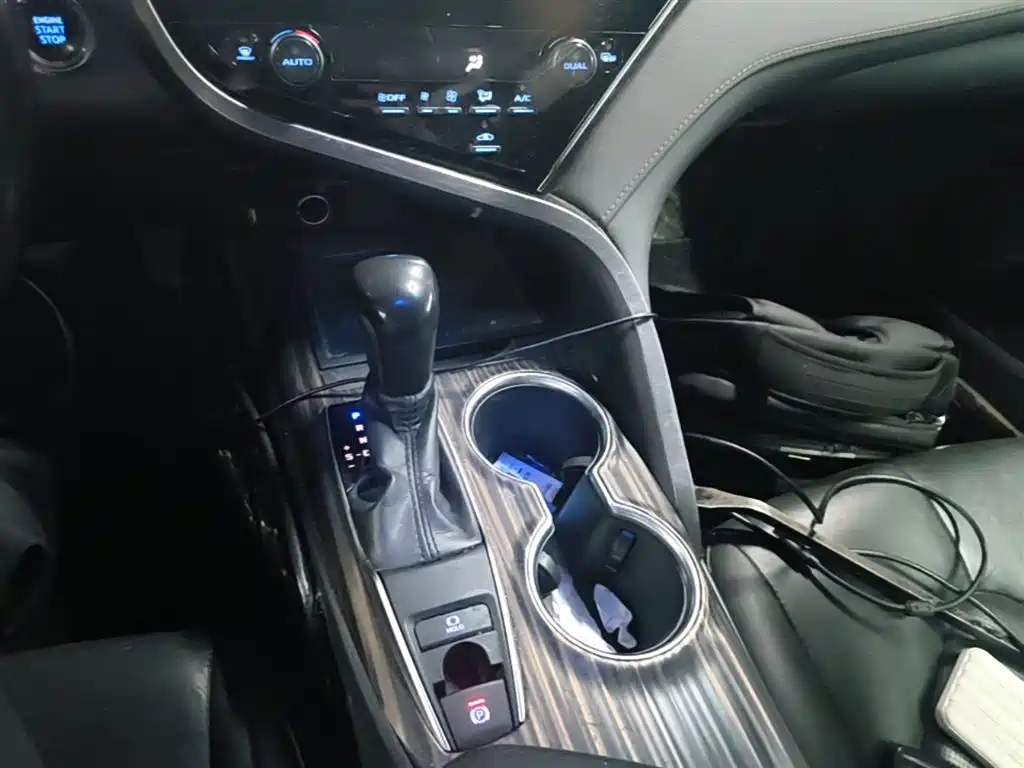 Toyota Camry 2018 — фото 14