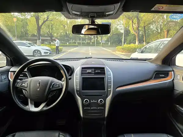 Lincoln MKC 2019