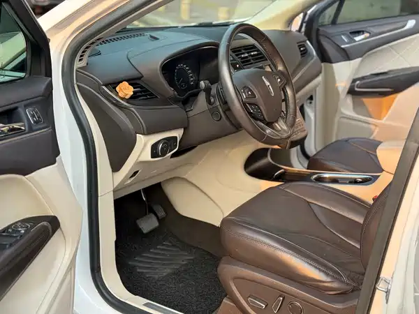 Lincoln MKC 2019