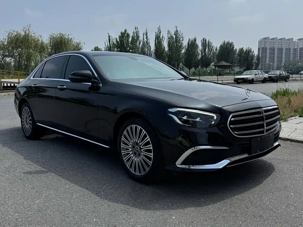 Mercedes-Benz E-Class 2023