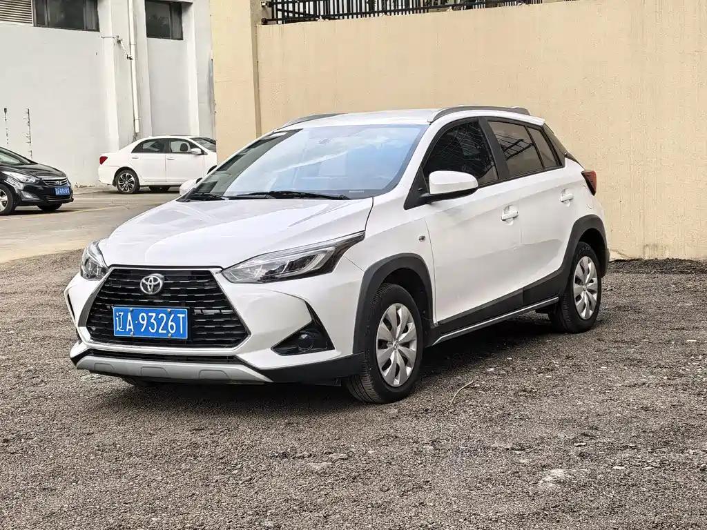 Toyota Yaris L 2021