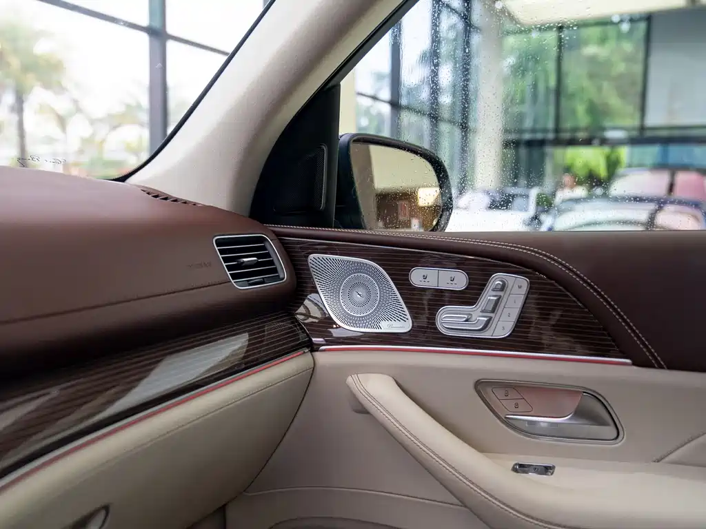 Mercedes-Benz Maybach GLS 2023 — фото 20