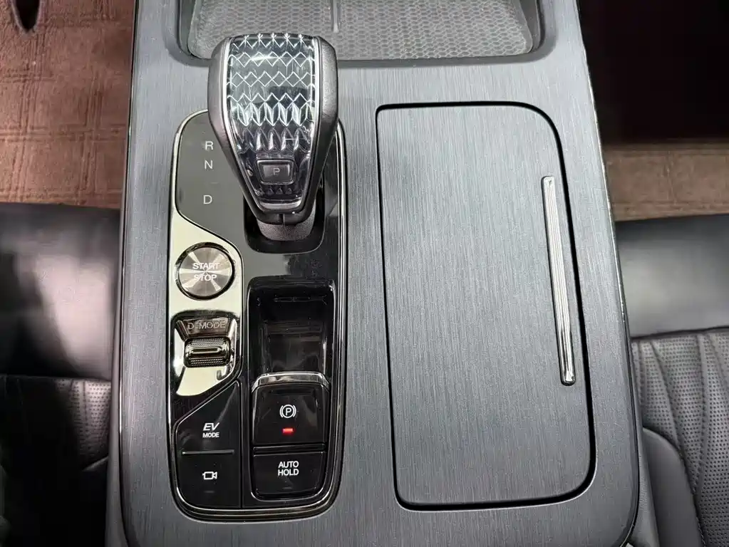 GAC Motor Trumpchi GS8 2023 — фото 17