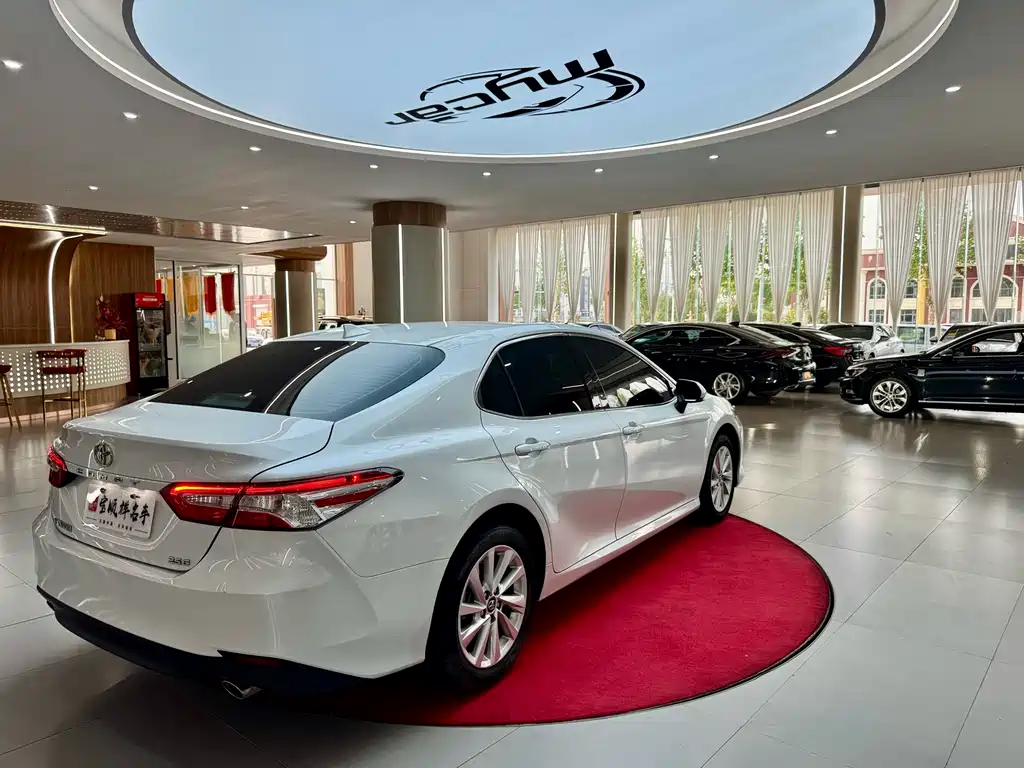 Toyota Camry 2024 — фото 5