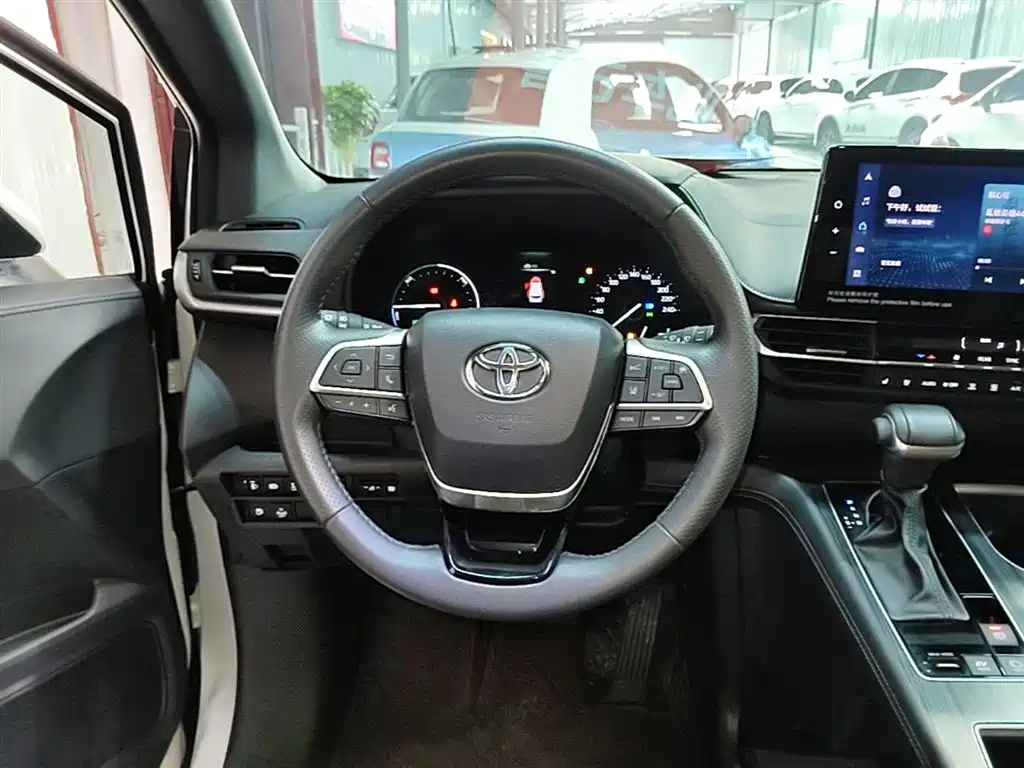 Toyota Sienna 2023 — фото 11