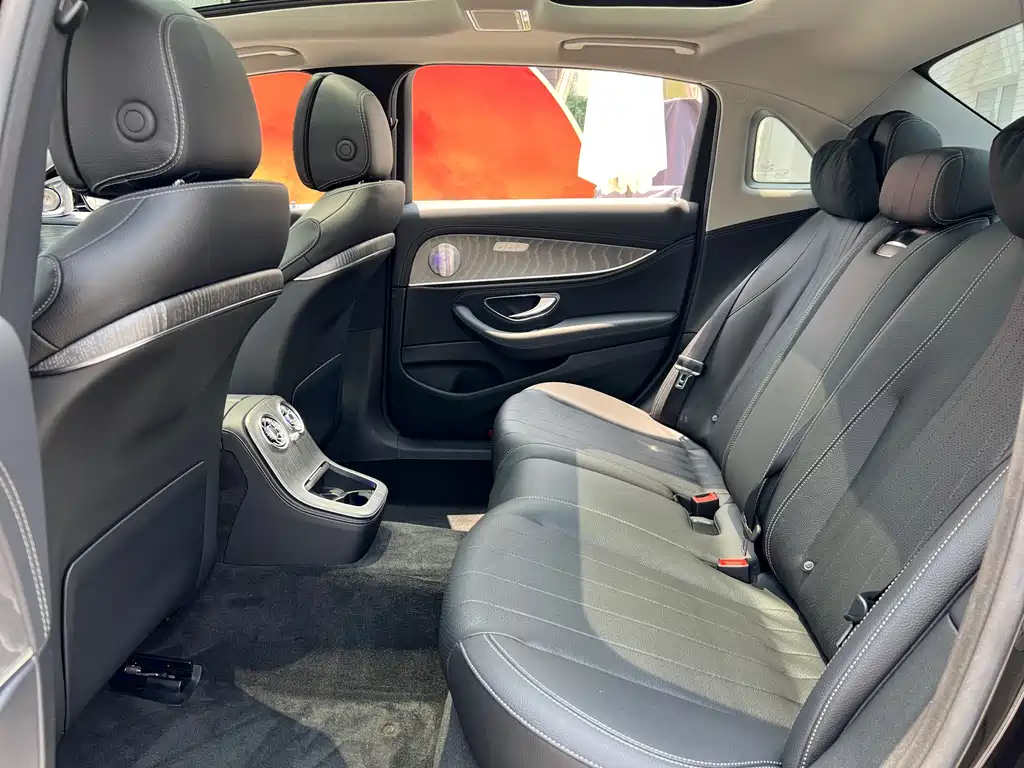 Mercedes-Benz E-Class 2023 — фото 14