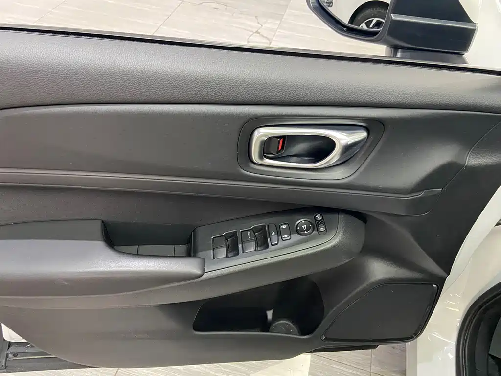 Honda Vezel 2023 — фото 16