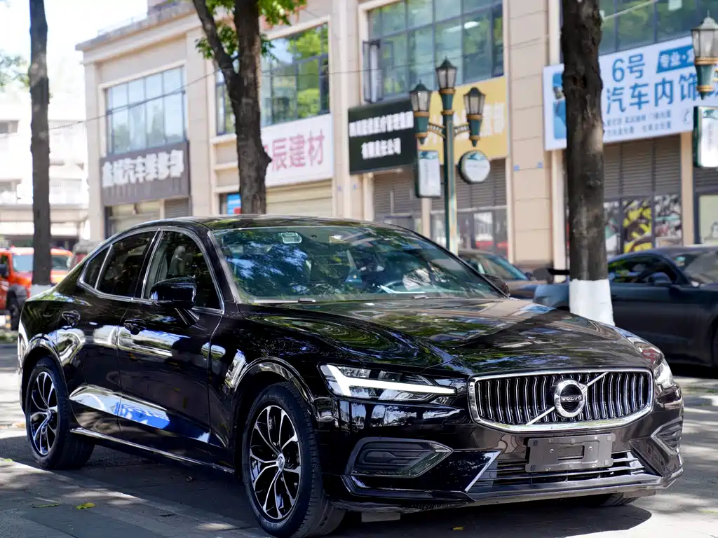 Volvo S60 2020 — фото 3