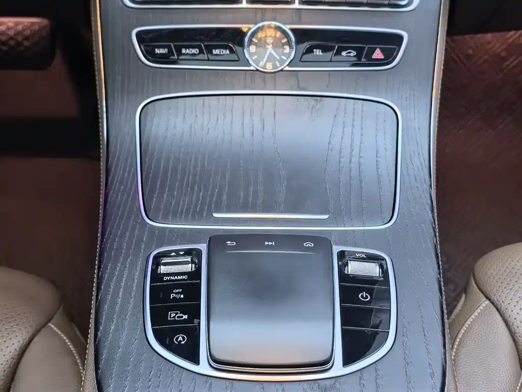 Mercedes-Benz E-Class 2020 — фото 14