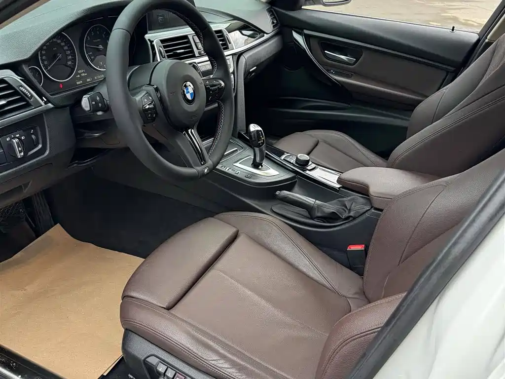 BMW 3 Series 2018 — фото 8