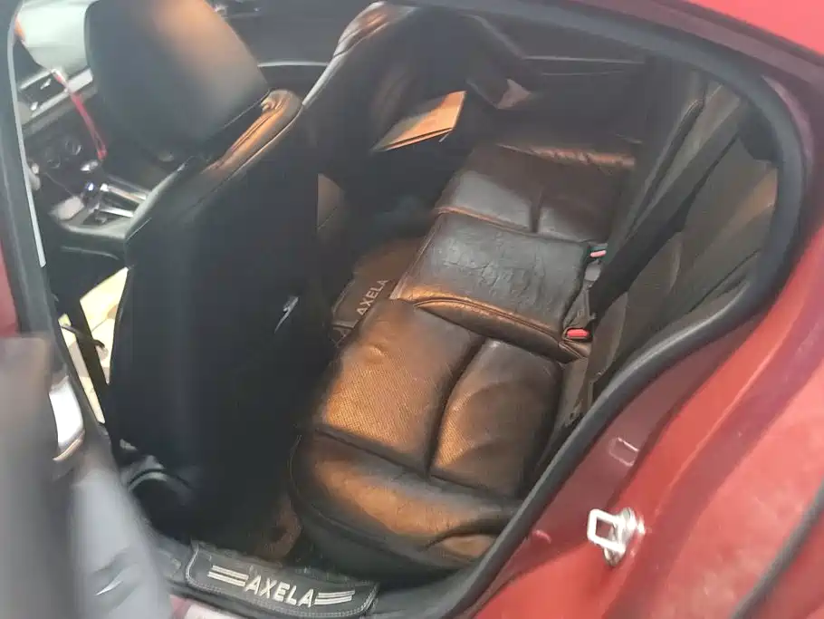 Mazda 3 Axela 2016 — фото 11