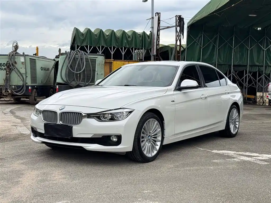 BMW 3 Series 2018 — фото 1