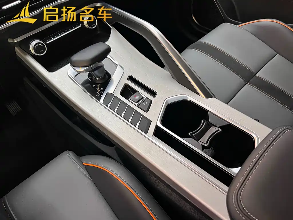 Geely Binyue 2025 — фото 18