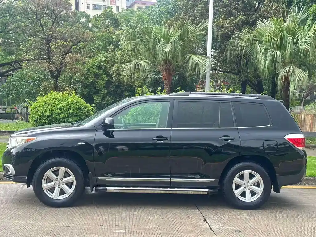 Toyota Highlander 2012 — фото 9