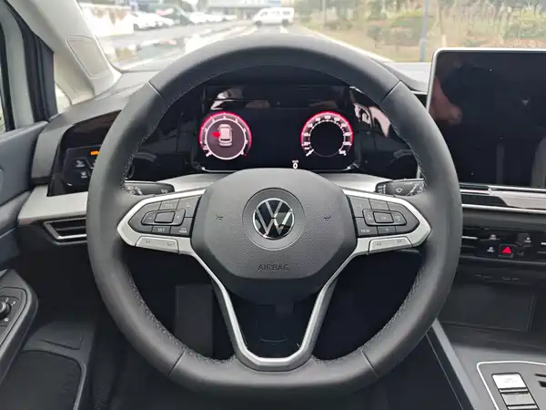Volkswagen Golf 2026