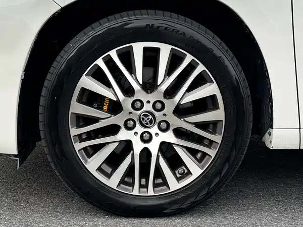 Toyota Alphard 2011