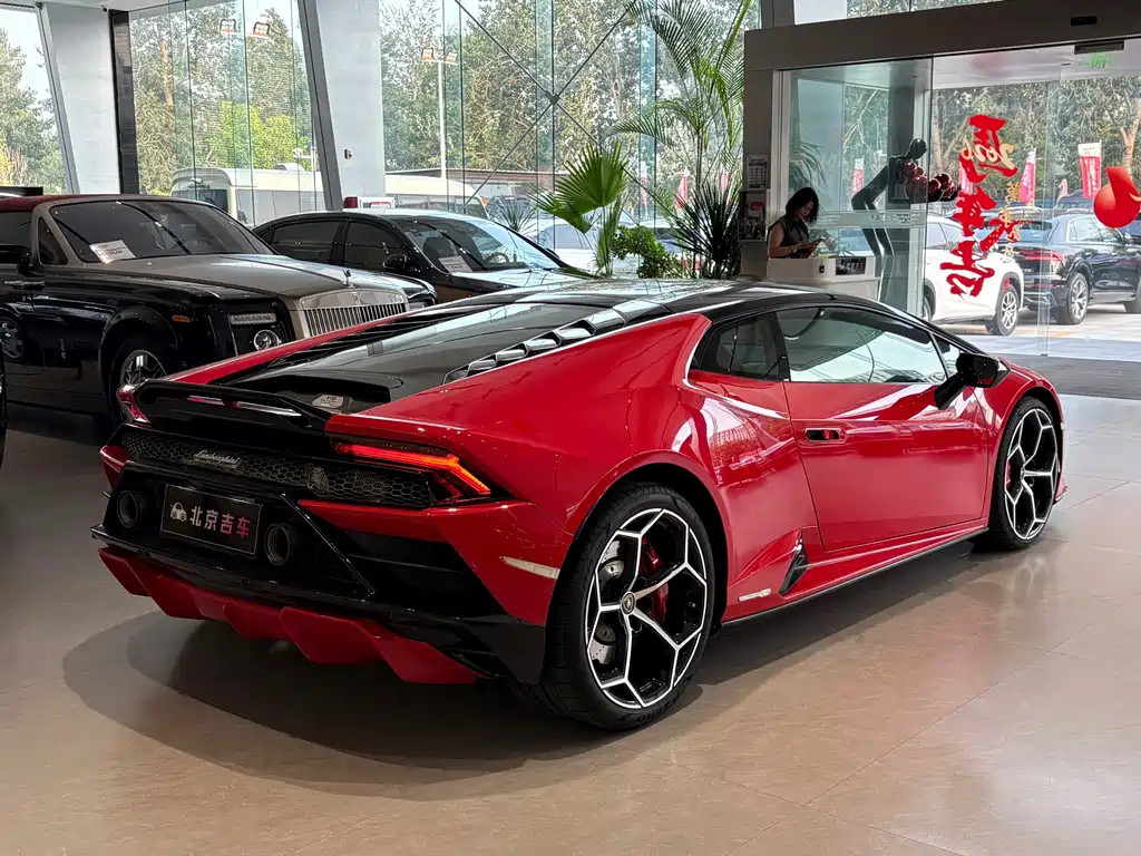 Lamborghini Huracan 2021 — фото 25