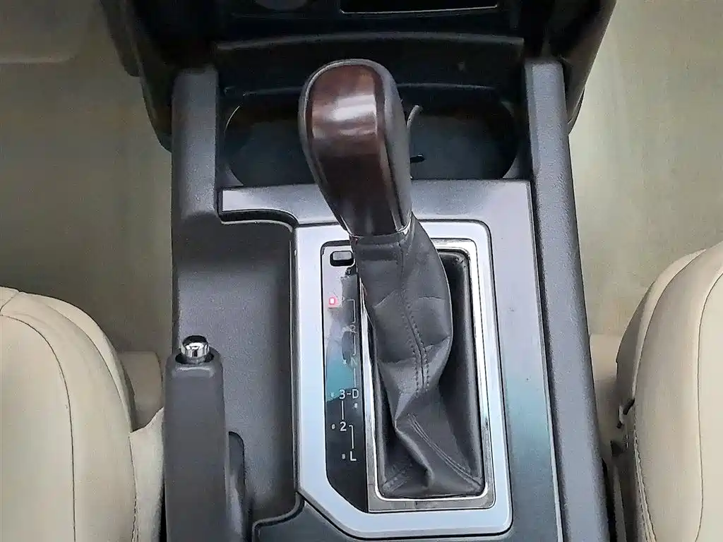 Toyota Prado 2015 — фото 13