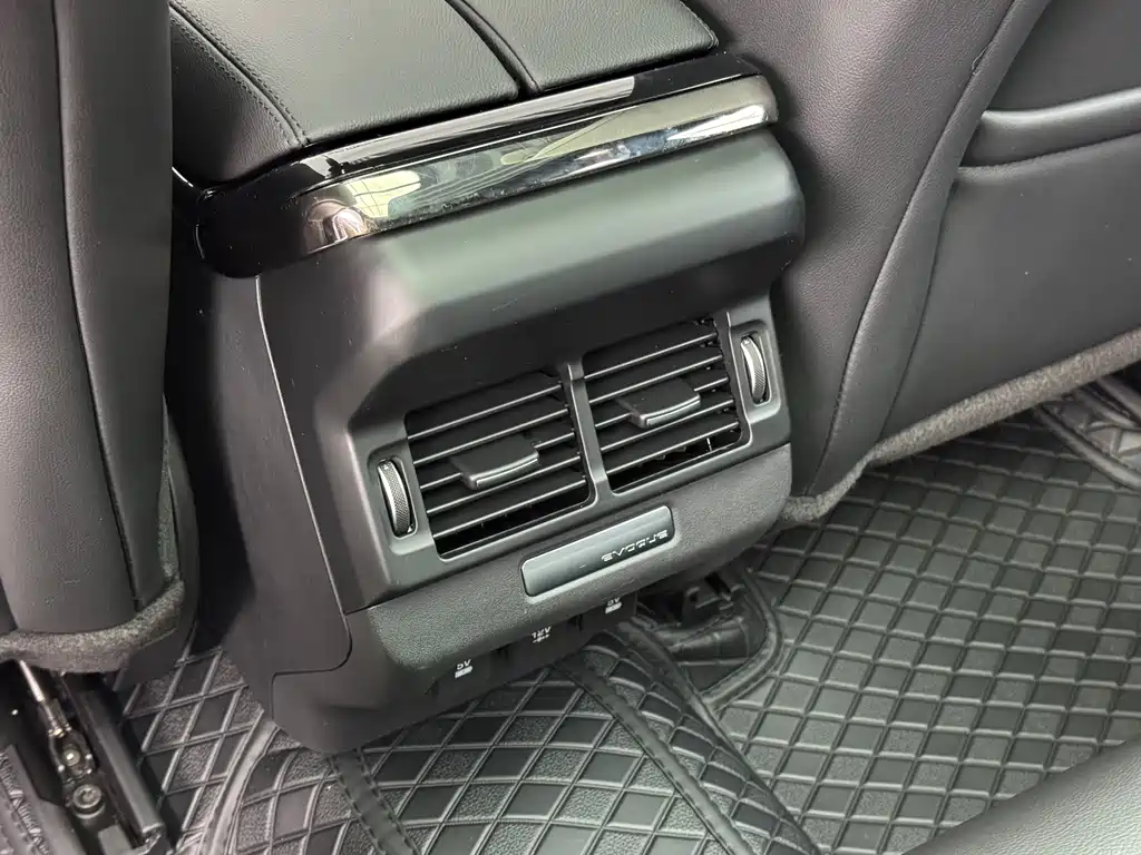 Land Rover Evoque 2021 — фото 12