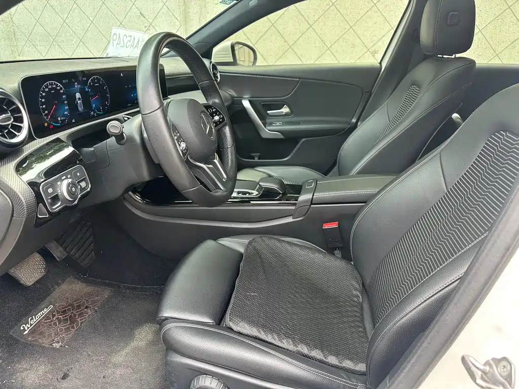 Mercedes-Benz A-Class 2020 — фото 10