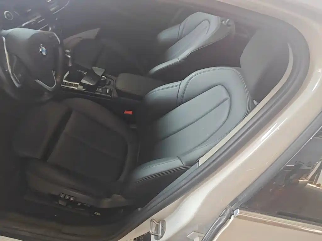 BMW 1 Series 2019 — фото 15