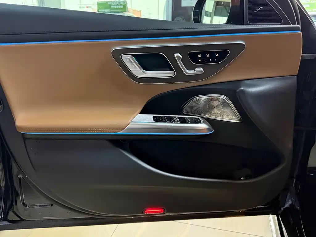 Mercedes-Benz E-Class 2025 — фото 16