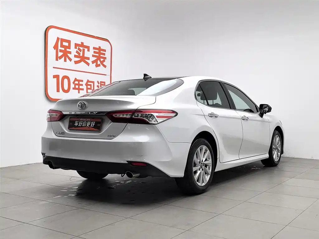 Toyota Camry 2023 — фото 2