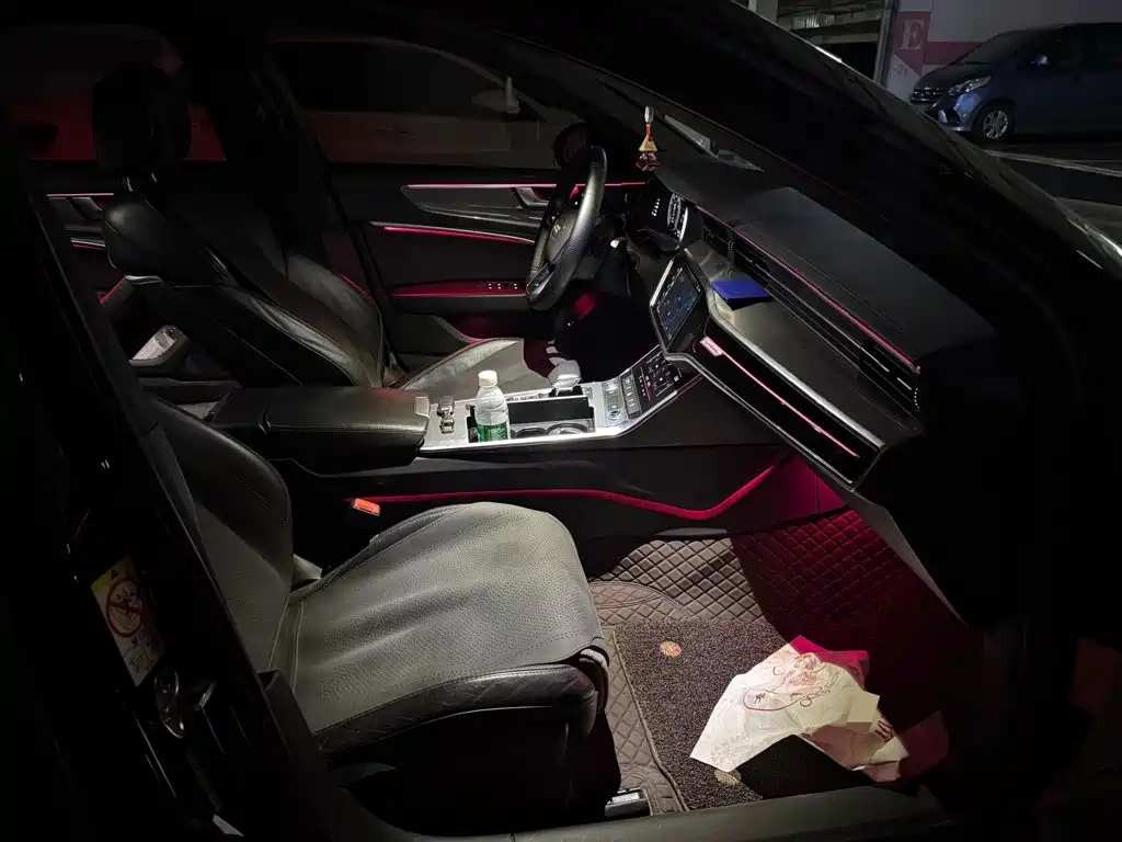 Audi A6L 2020
