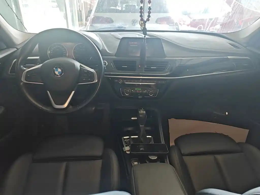 BMW 1 Series 2019 — фото 10