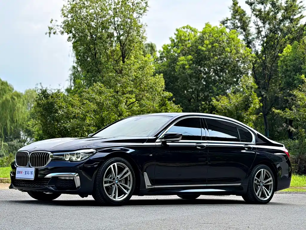 BMW 7 Series 2017 — фото 1