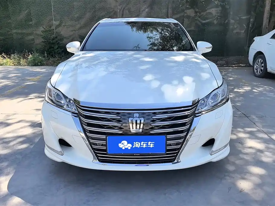 Toyota Crown 2017