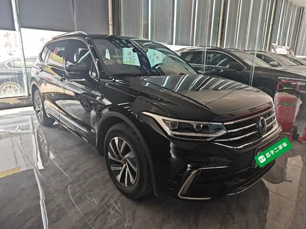 Volkswagen Tiguan L Plug-In Hybrid 2024 — фото 4