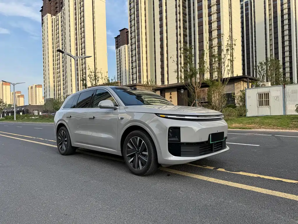 Li Auto Li L6 2025