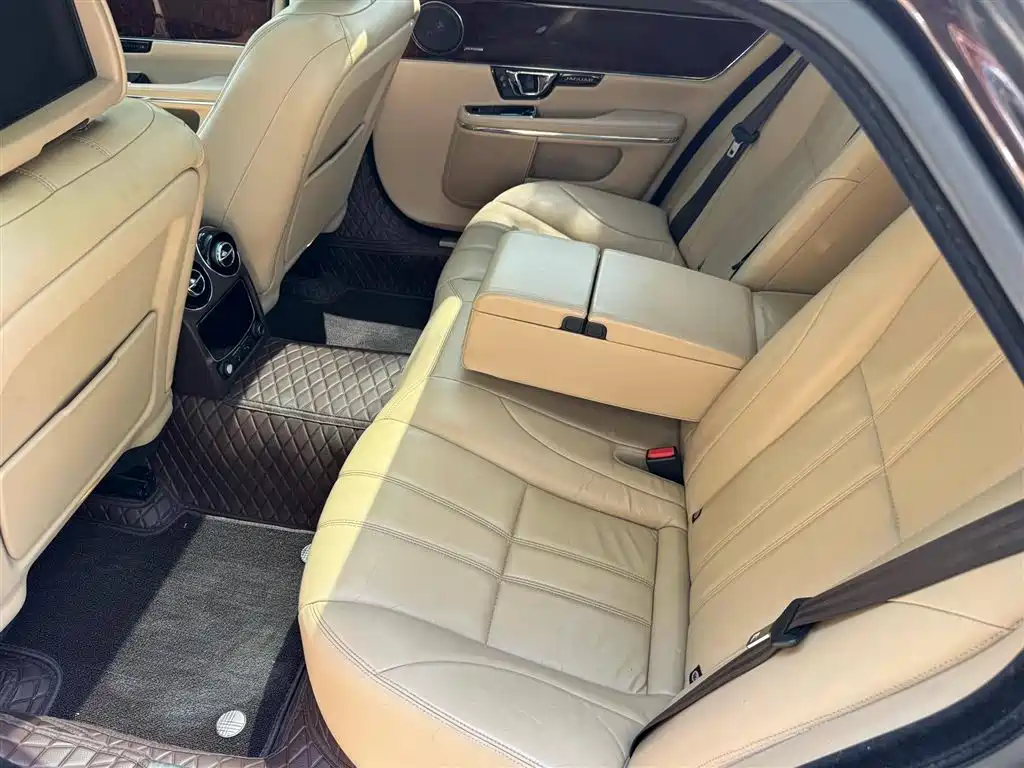 Jaguar XJ 2014 — фото 12