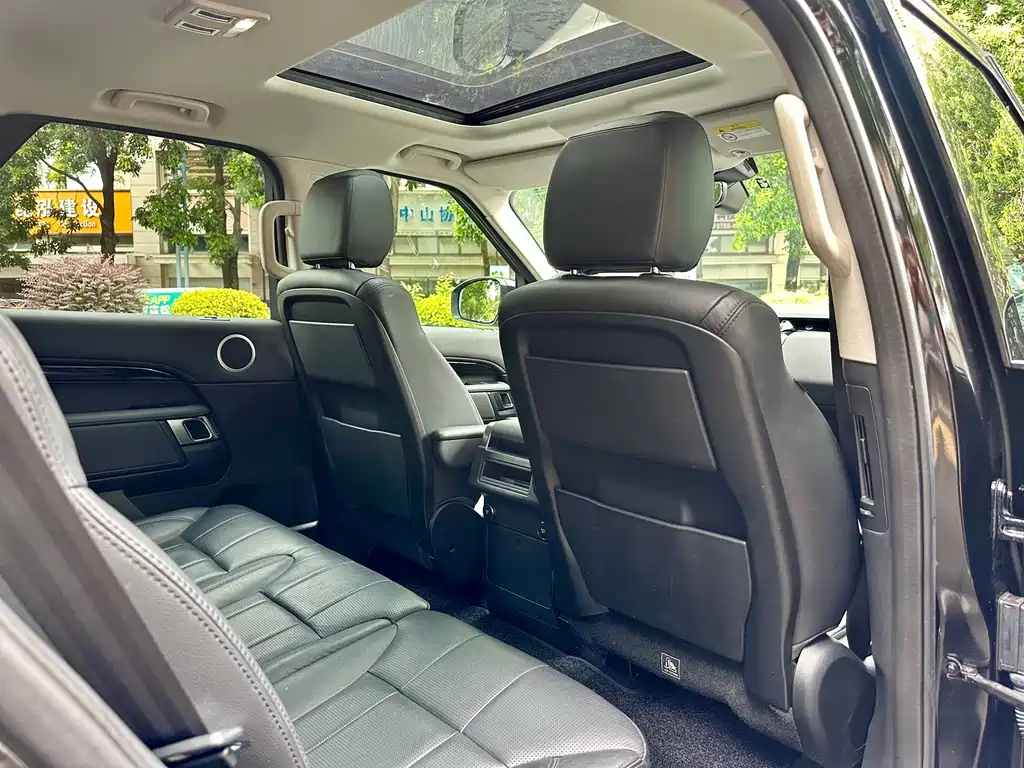 Land Rover Discovery 2018 — фото 21