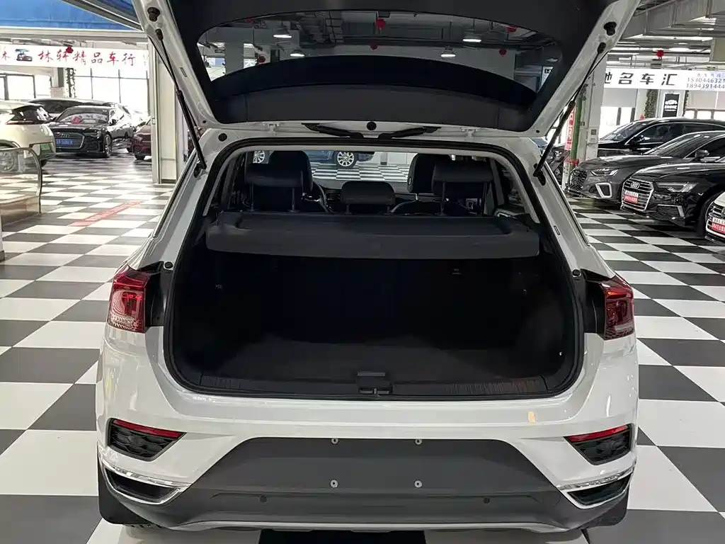 Volkswagen T-Roc 2023 — фото 17
